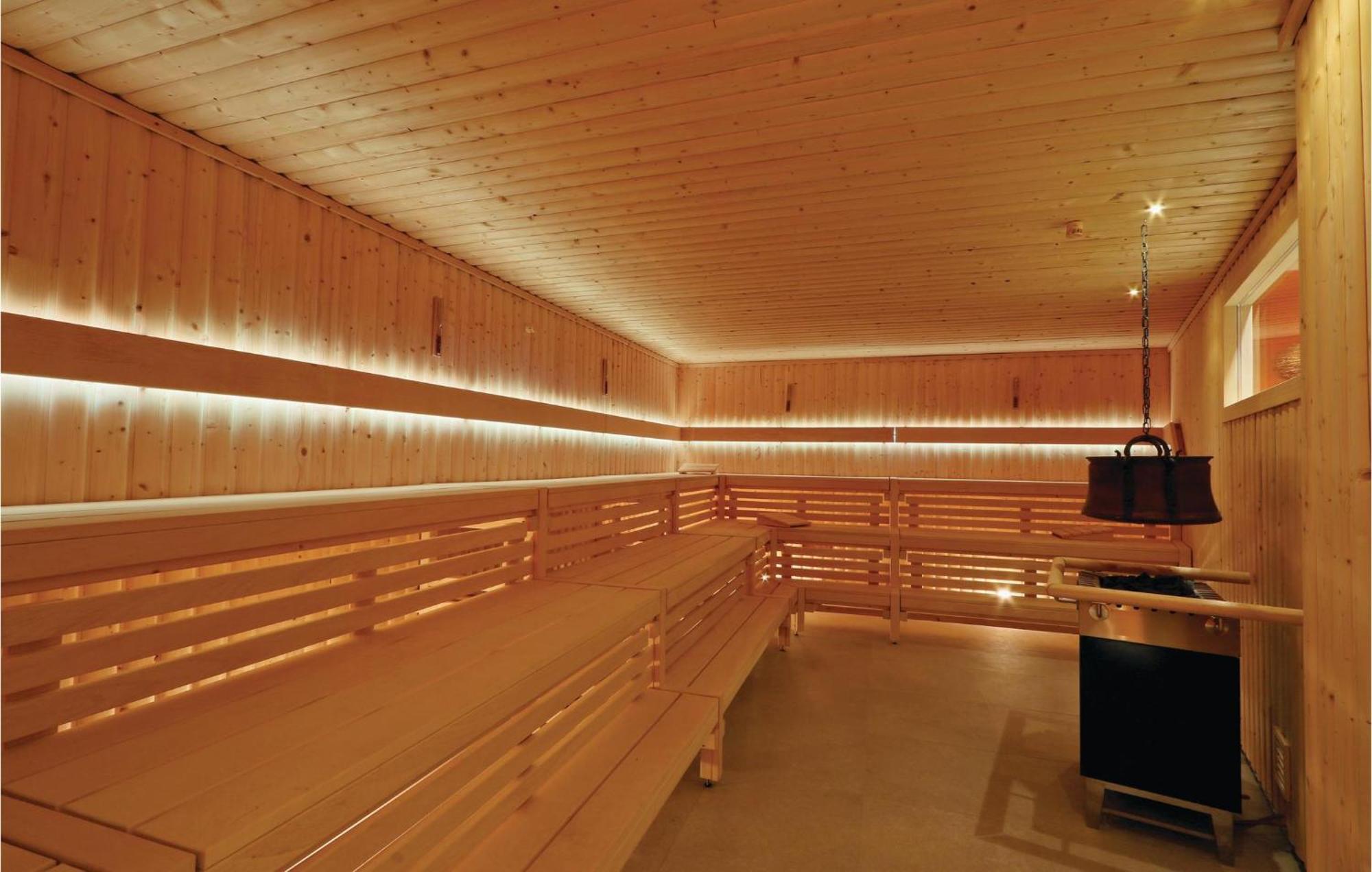 Cozy Apartment In Luebeck Travemuende With Sauna Exterior photo